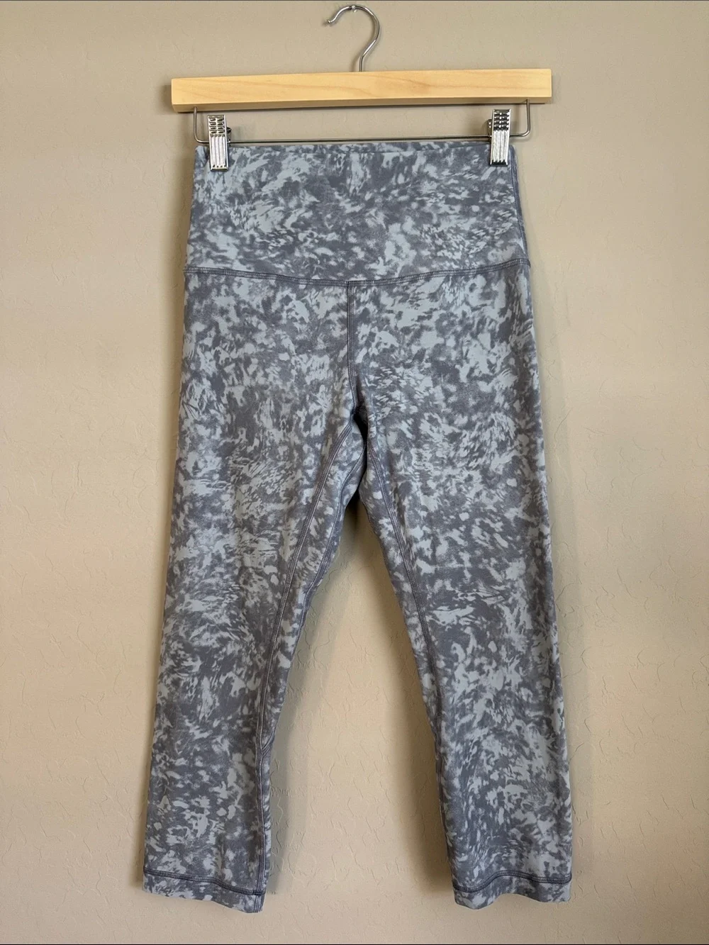 lululemon athletica Align High Rise Ice Cave Multi Crop Leggings Sz 6